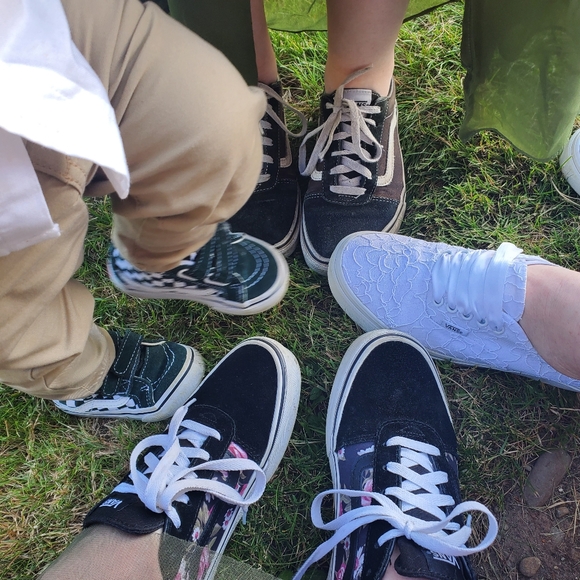 Meet your Posher, Dani Hott - Picture 3 of 13